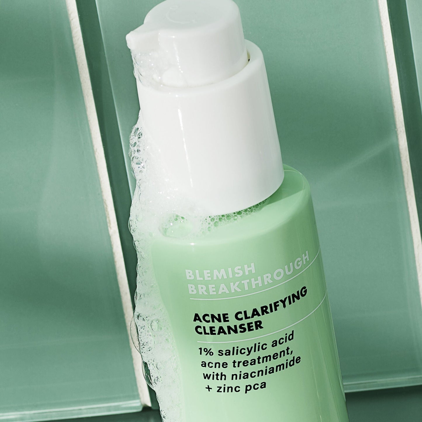 blemish-breakthrough-acne-calming-water-cream-mini-p0 02_021622_SL_BT_Cleanser_Back_Lighter_0129_FStack_FINAL_IGF_V2.jpg