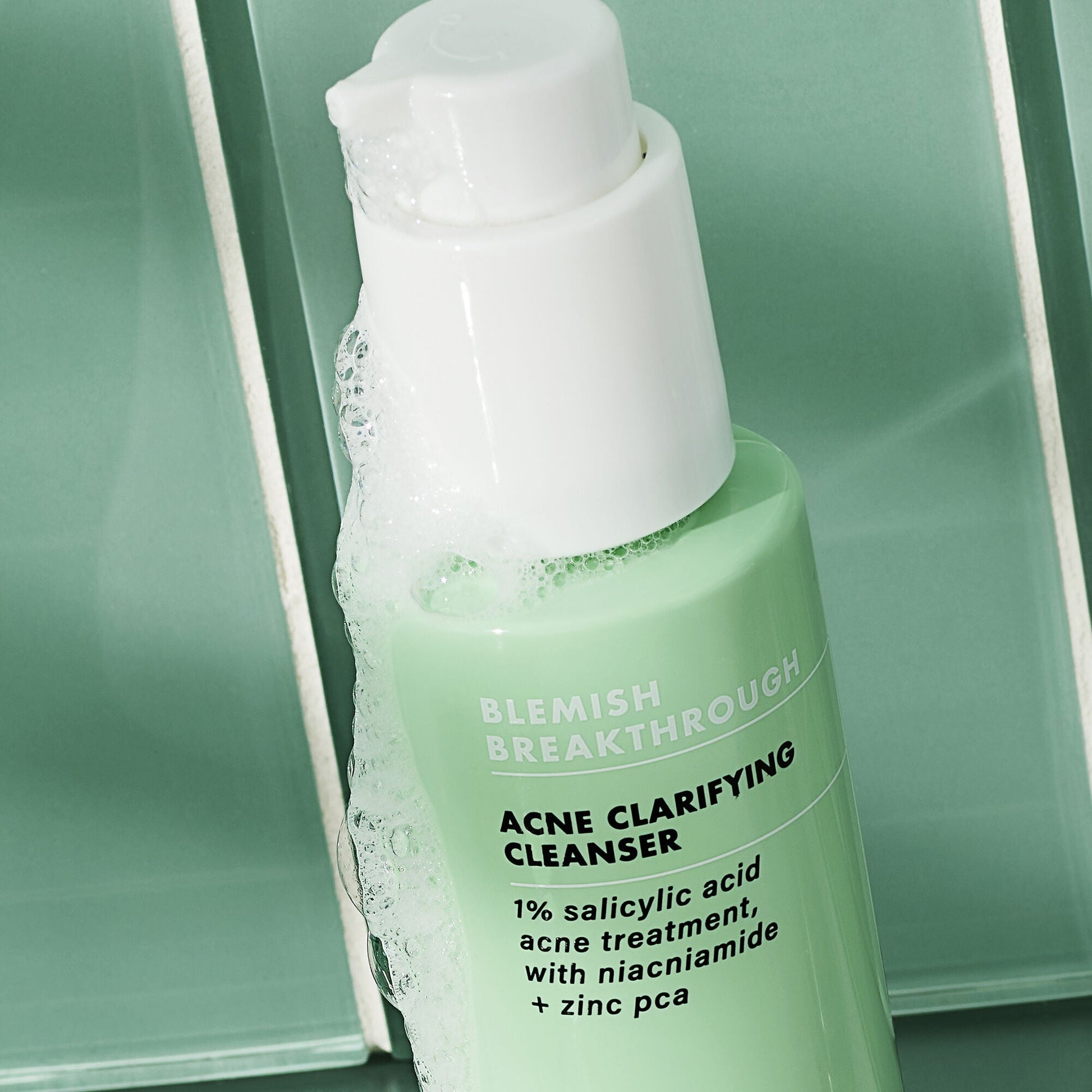 blemish-breakthrough-acne-calming-water-cream-mini-p0 02_021622_SL_BT_Cleanser_Back_Lighter_0129_FStack_FINAL_IGF_V2.jpg