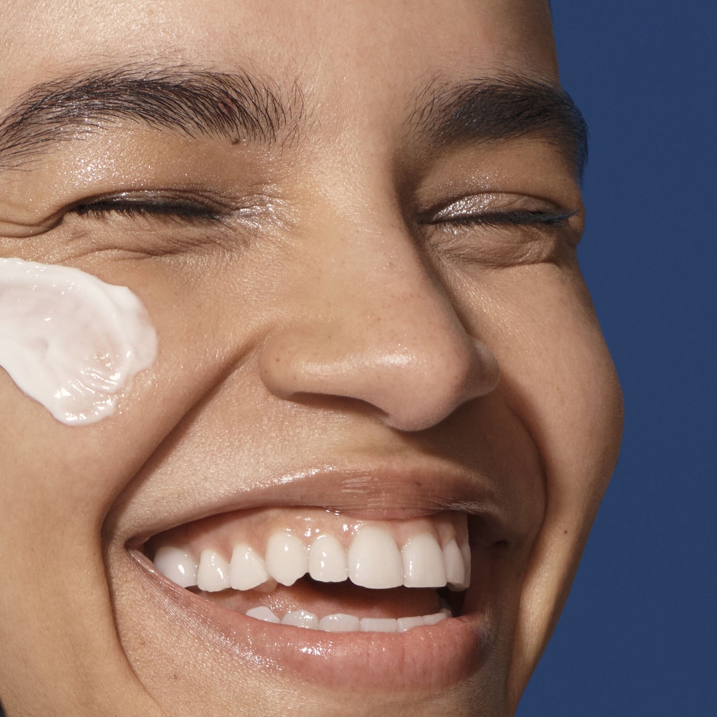 holy-hydration-barrier-goals-cream-regular-v9 042325_SKIN_Austria_HHBC_Strength-Hero_095_v3_RGB_IGF_54364e3f-0c46-4b46-b681-0e5cfd438287.jpg