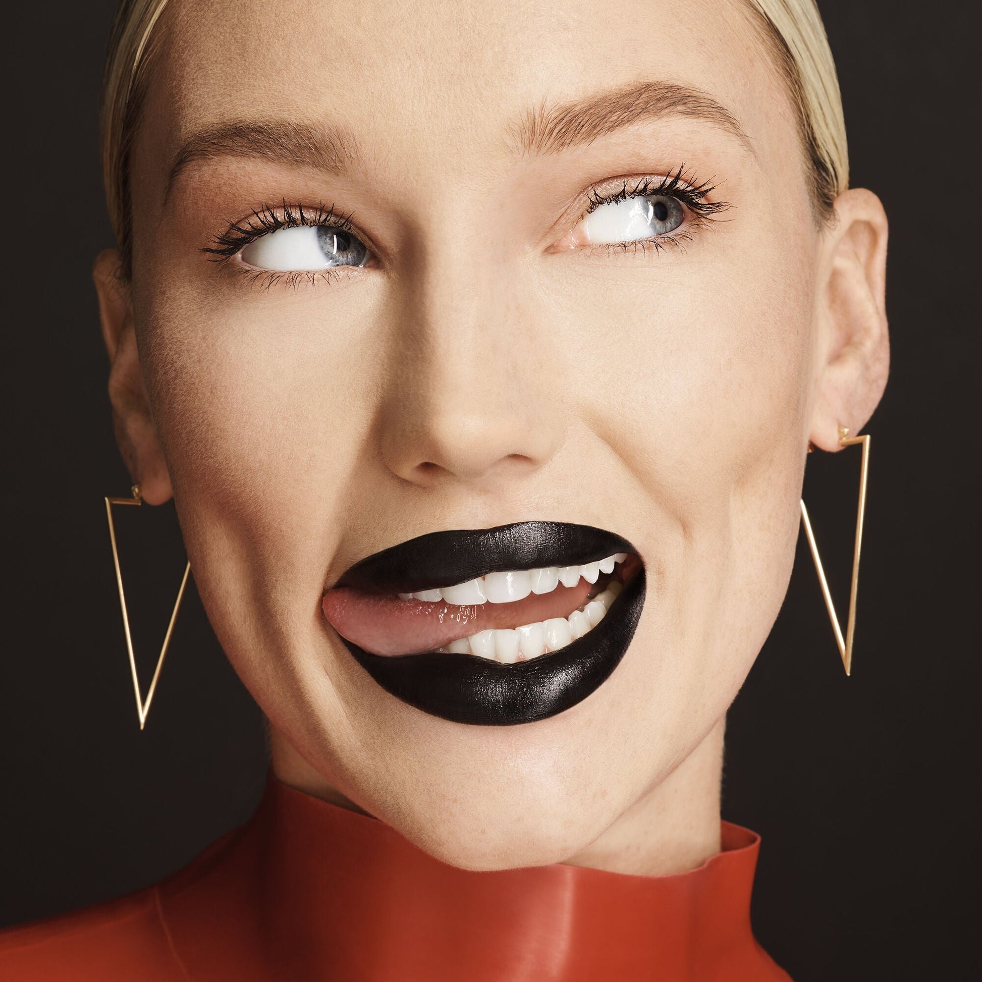 o-face-satin-lipstick-d3 071222_MD_Look4_0124_FINAL_RGB_IGF.jpg