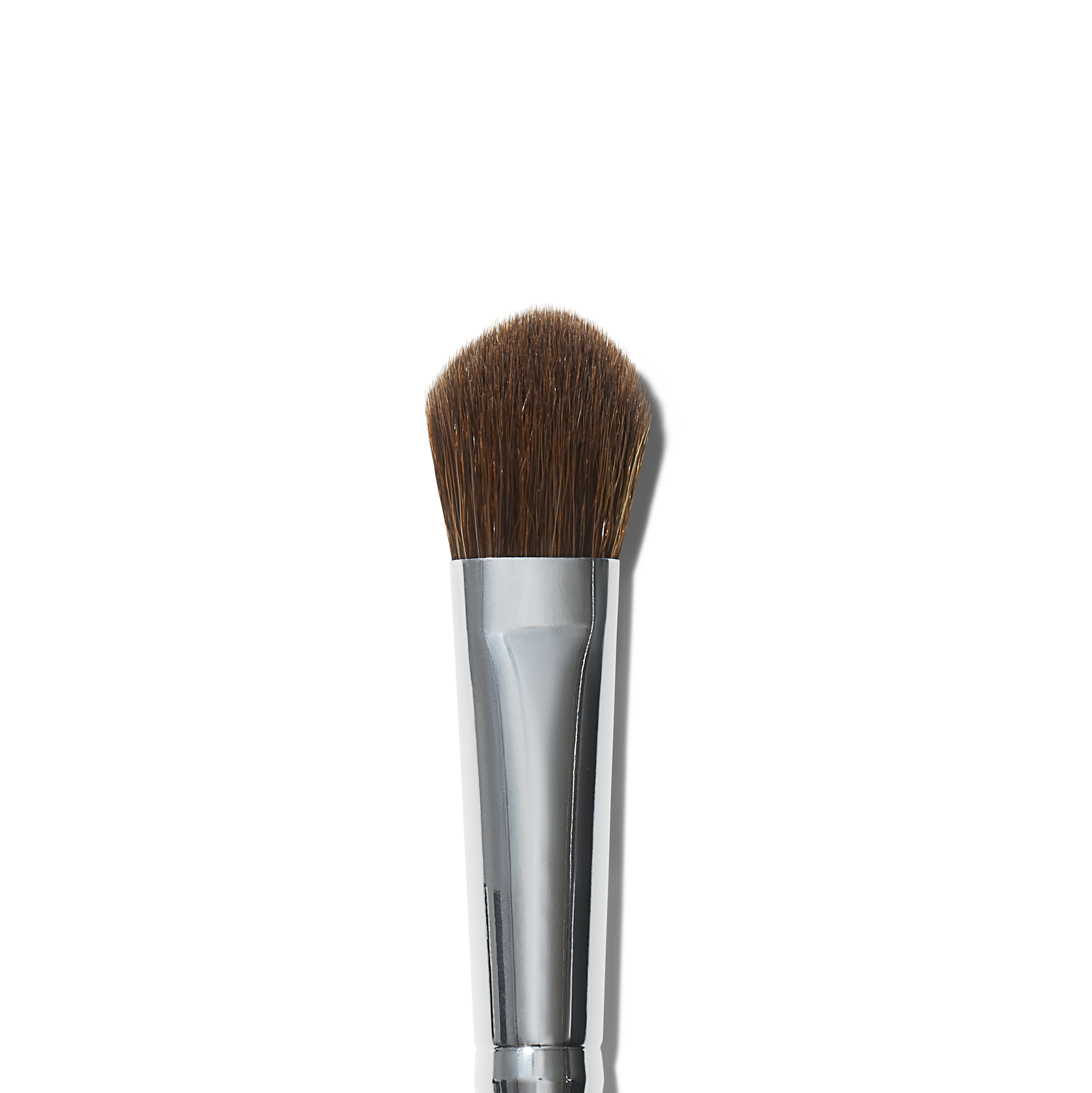 wide-tapered-eyeshadow-brush-b6 21994_MACRO_R.png