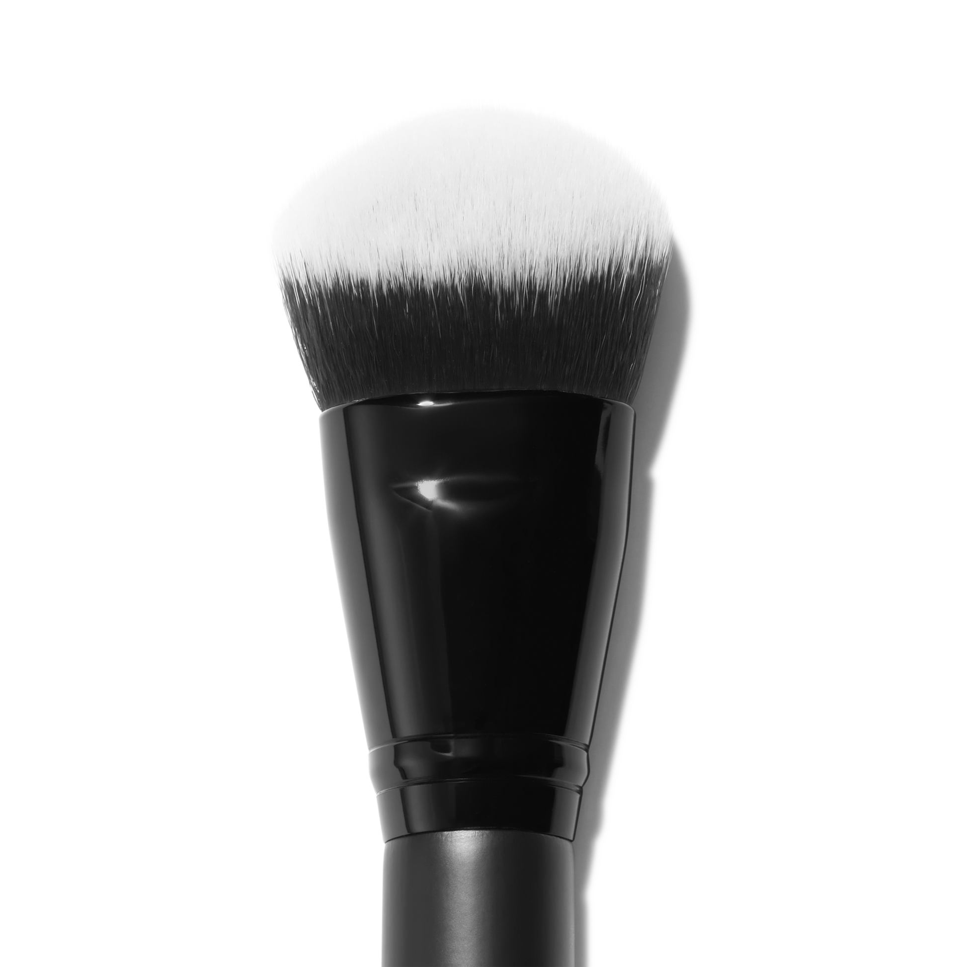 smooth-swipe-foundation-brush-w7 81456_Detail_R.png
