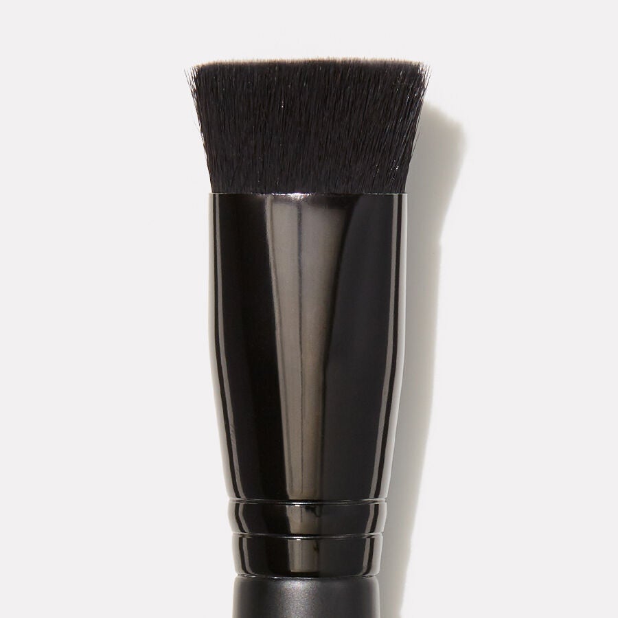 triangular-buffing-foundation-brush-x3 85106_b_TriangularBuffingFoundationBrushwebA.jpg